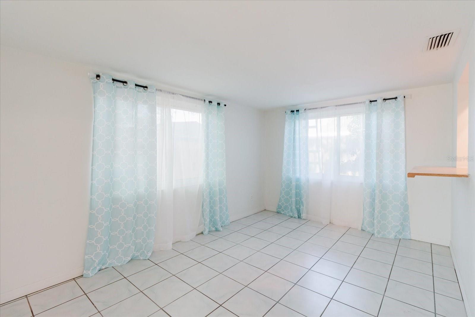 ALOHA GARDENS UNIT 10 PB 11 PGS 80-81 LOT 1135 - Residential