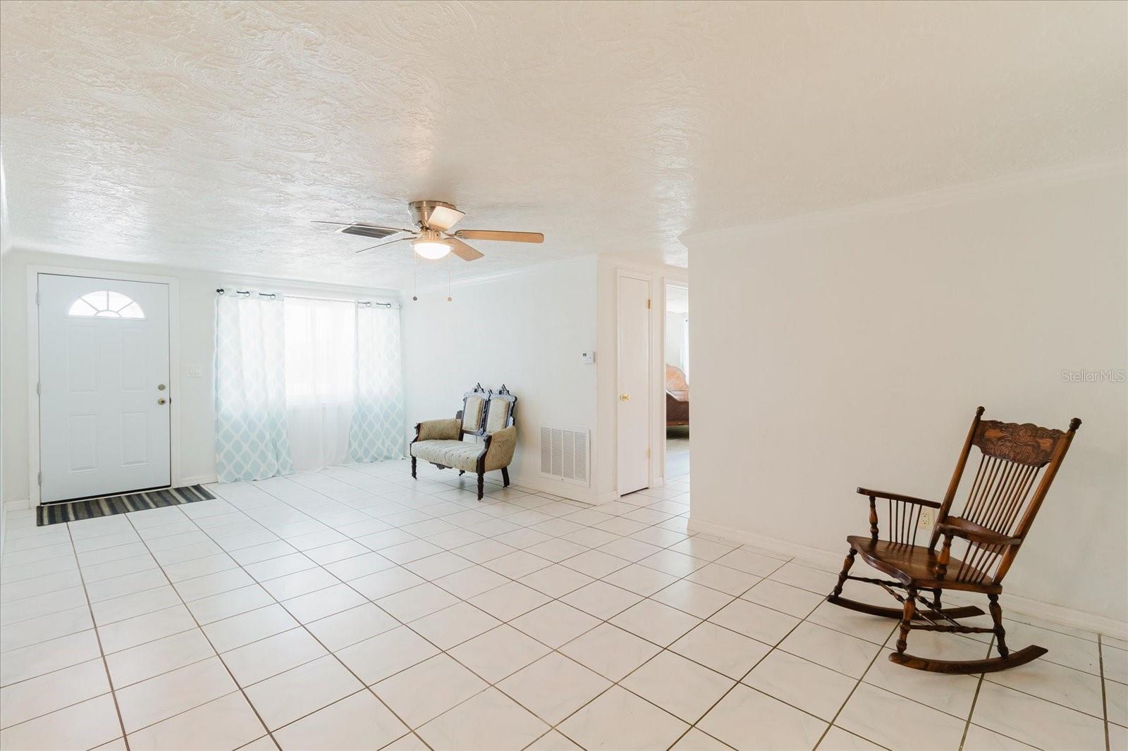 ALOHA GARDENS UNIT 10 PB 11 PGS 80-81 LOT 1135 - Residential