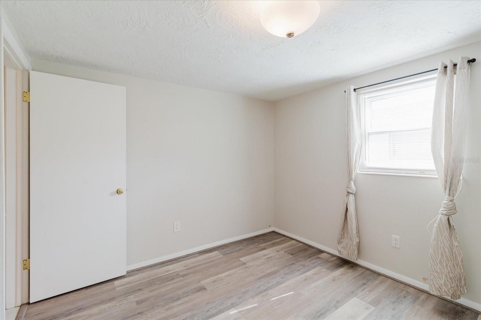 ALOHA GARDENS UNIT 10 PB 11 PGS 80-81 LOT 1135 - Residential