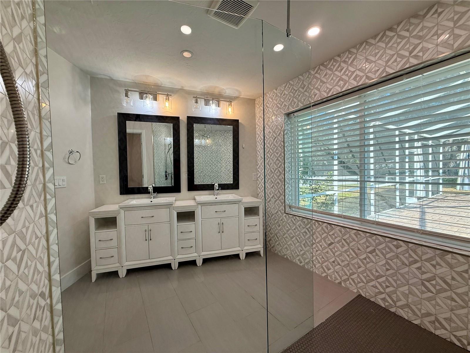 FOREST LAKES - Residential