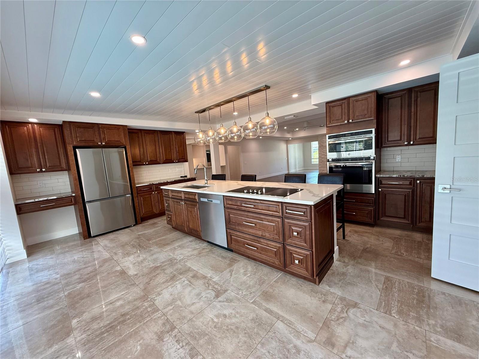 FOREST LAKES - Residential