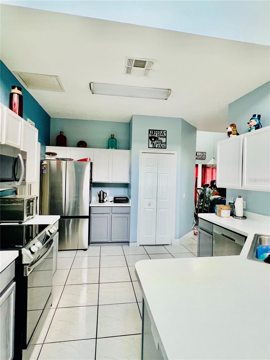 JASMINE POINTE AT CRESCENT LAKES - Residential