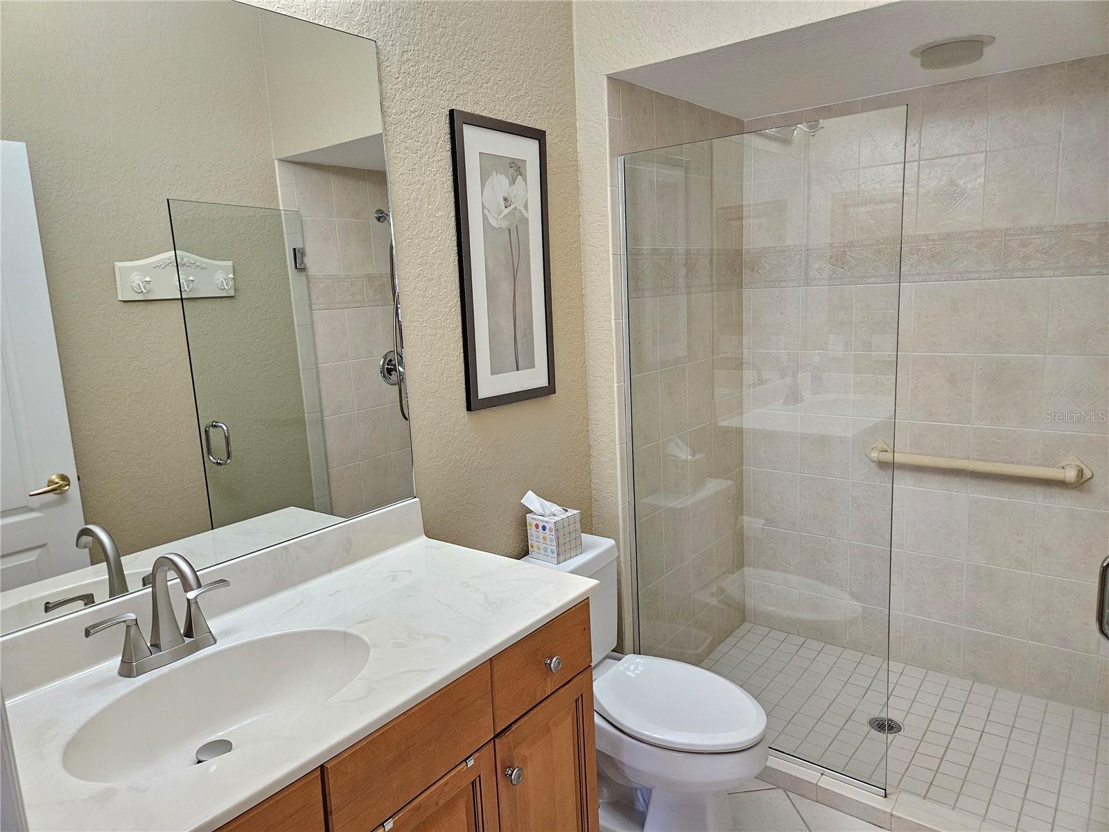 VENETIA PH 5 - Residential Lease