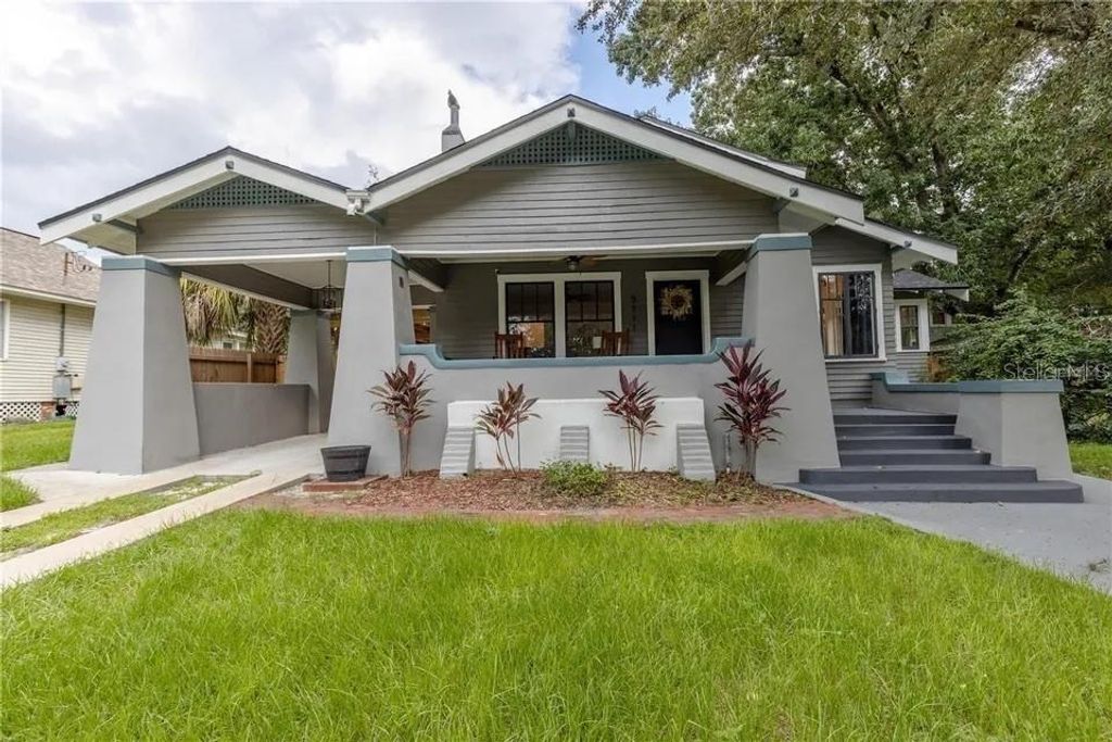 Photo of 5111 N Suwanee Avenue, Tampa, FL 33603 (MLS # A4643531)