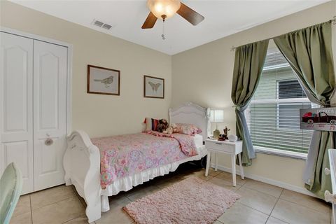 A home in LAKELAND