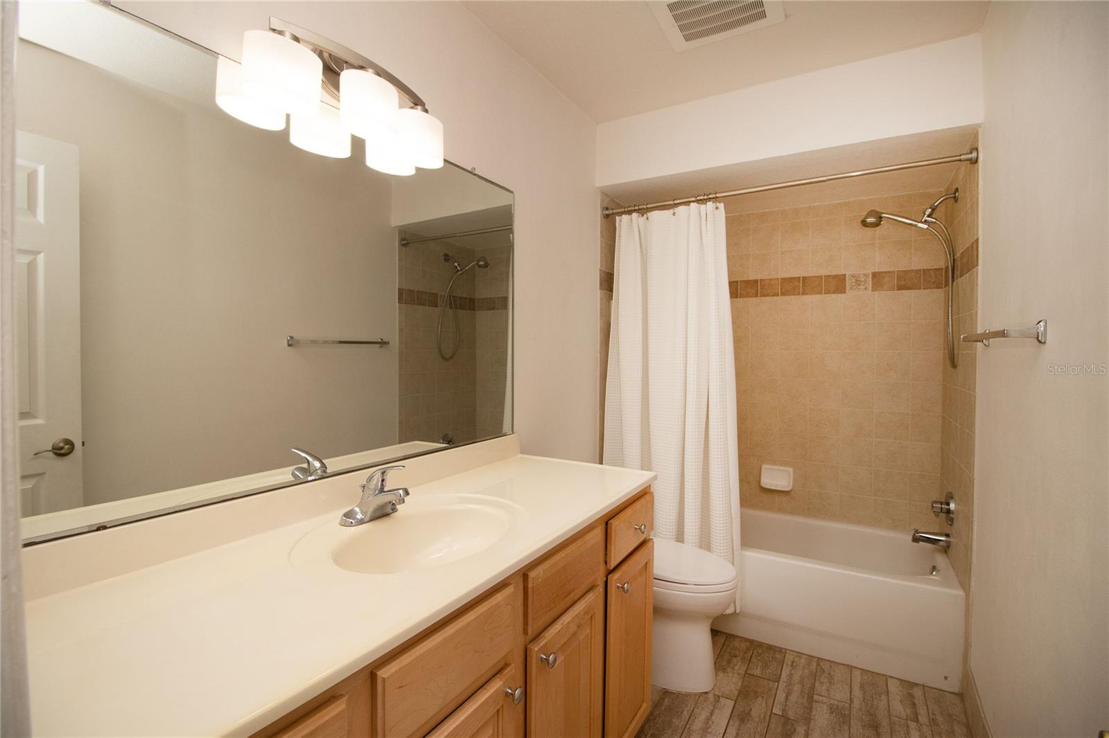 GOLFVIEW II CONDO - Residential Lease