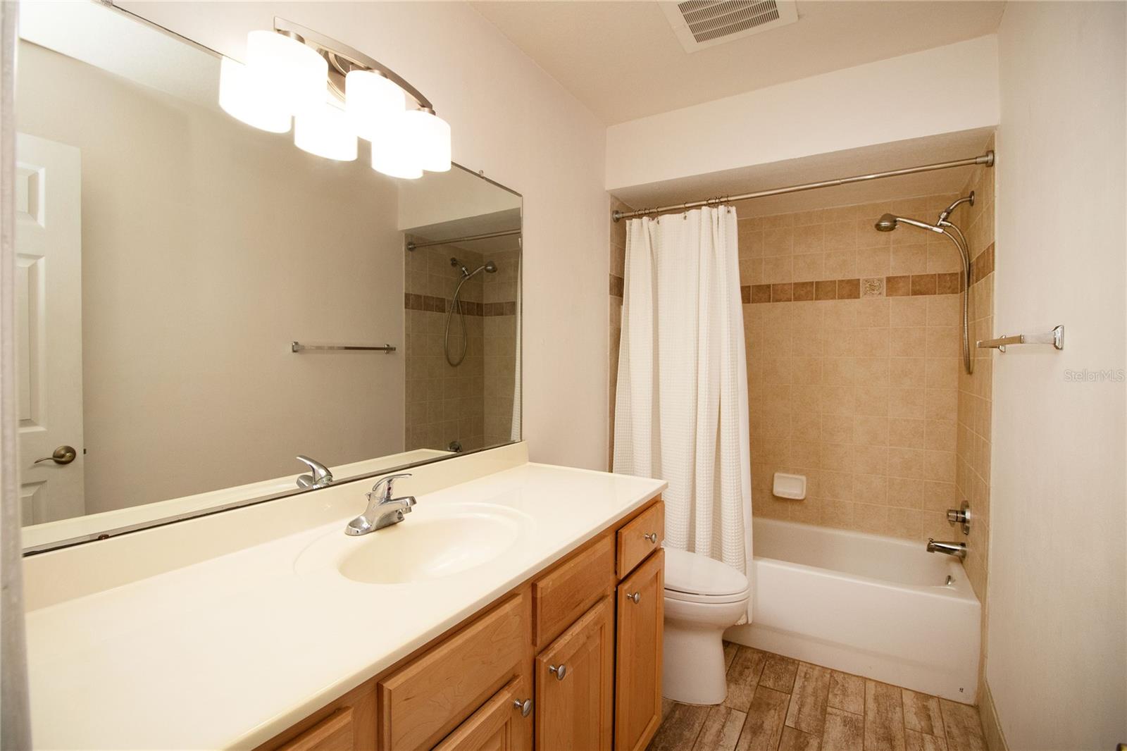 GOLFVIEW II CONDO - Residential Lease