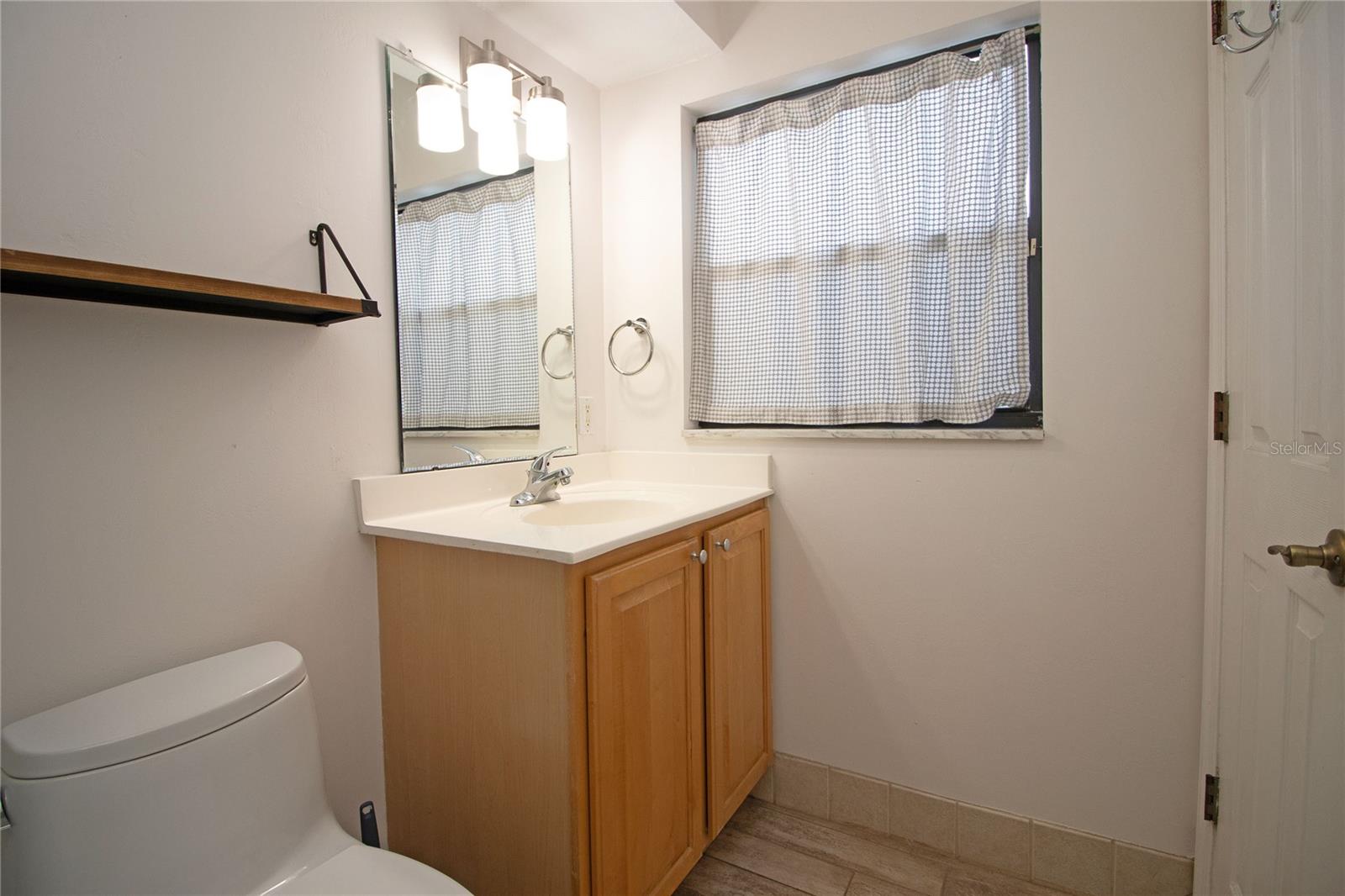 GOLFVIEW II CONDO - Residential Lease