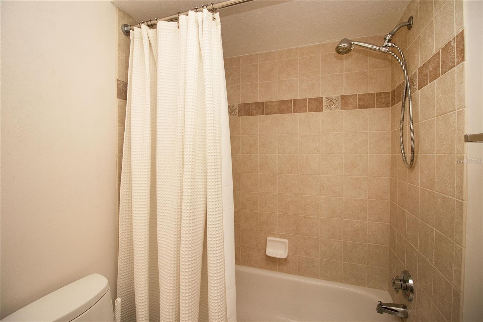 GOLFVIEW II CONDO - Residential Lease