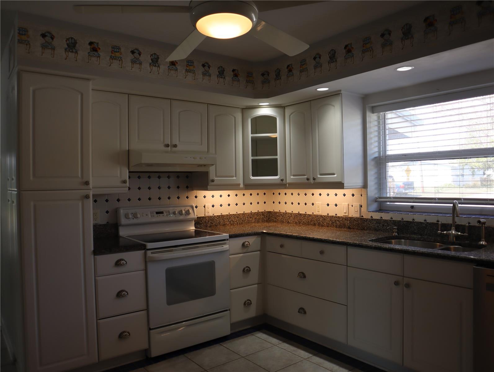 COOPER ESTATES - Residential