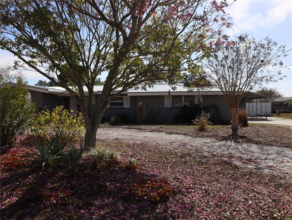 Photo of 940 Oleander Drive SE, Winter Haven, FL 33880 (MLS # S5141917)