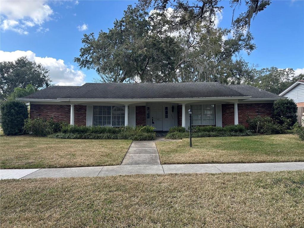 Photo of 10502 Lake Carroll Way, Tampa, FL 33618 (MLS # TB8450930)