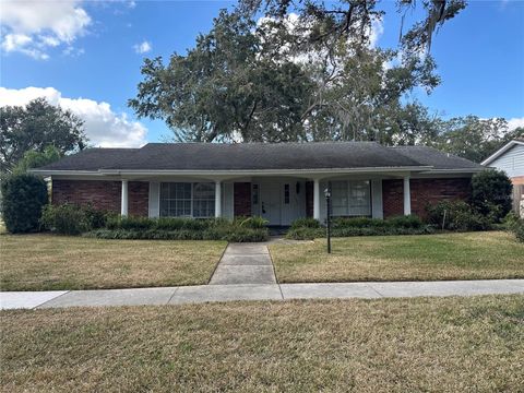 Photo of 10502 Lake Carroll Way, Tampa, FL 33618 (MLS # TB8450930)