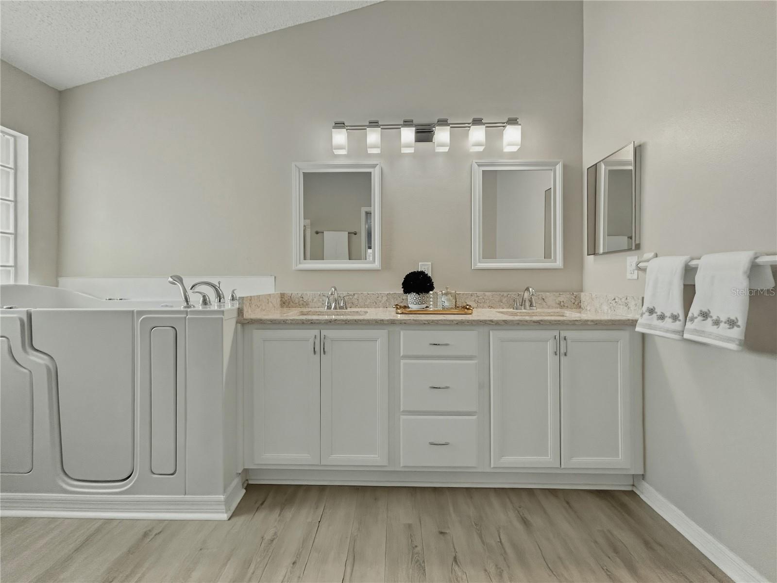 SUN CITY CENTER UNIT 162 PH - Residential