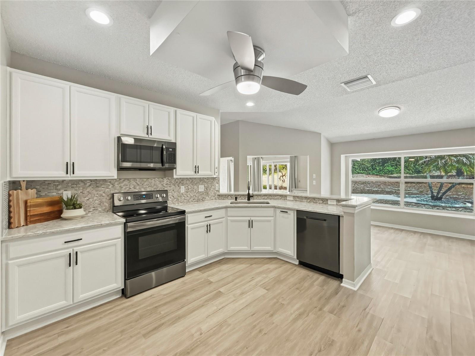 SUN CITY CENTER UNIT 162 PH - Residential