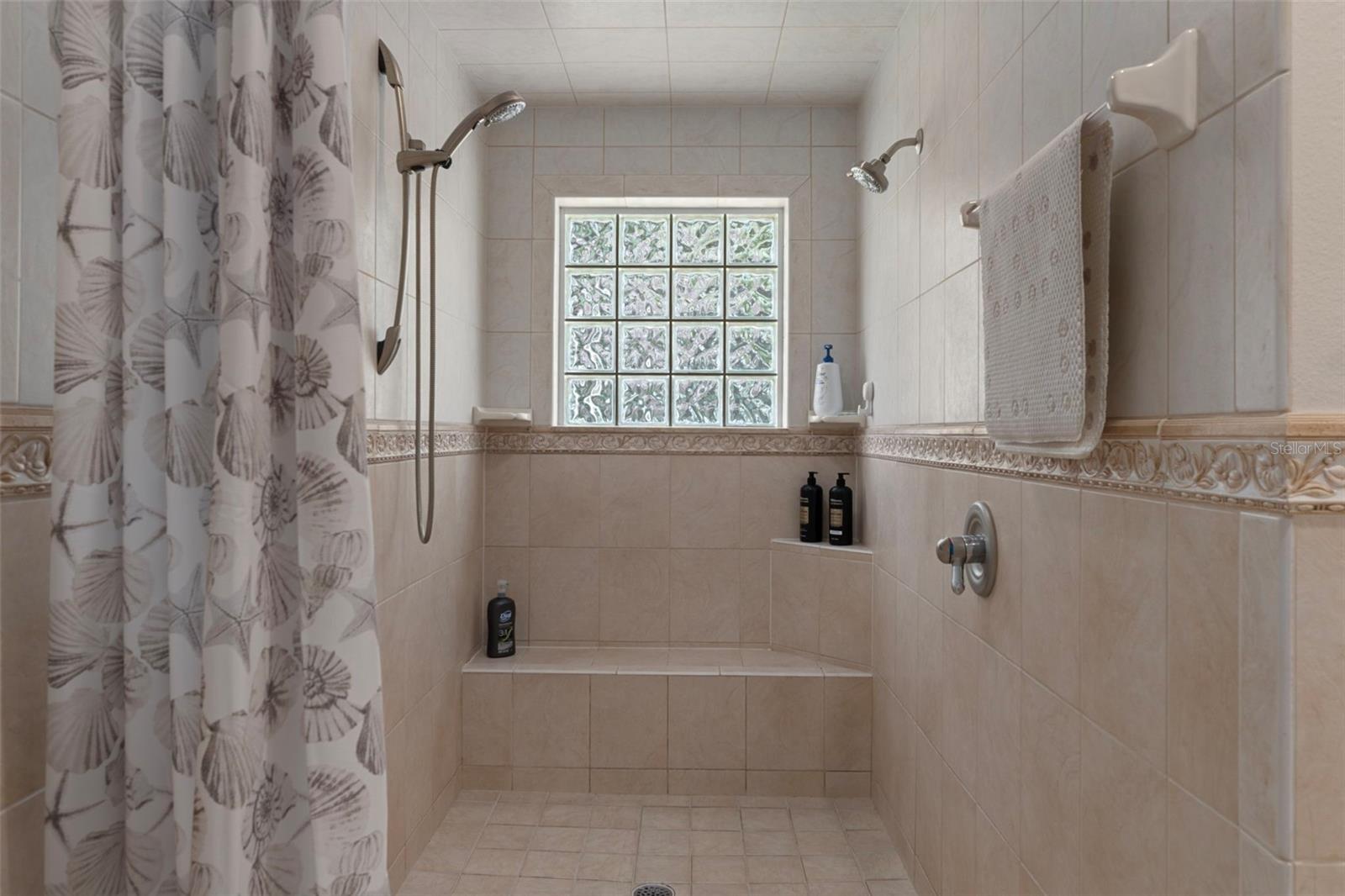 INDIAN WATERS UNIT 02 - Residential