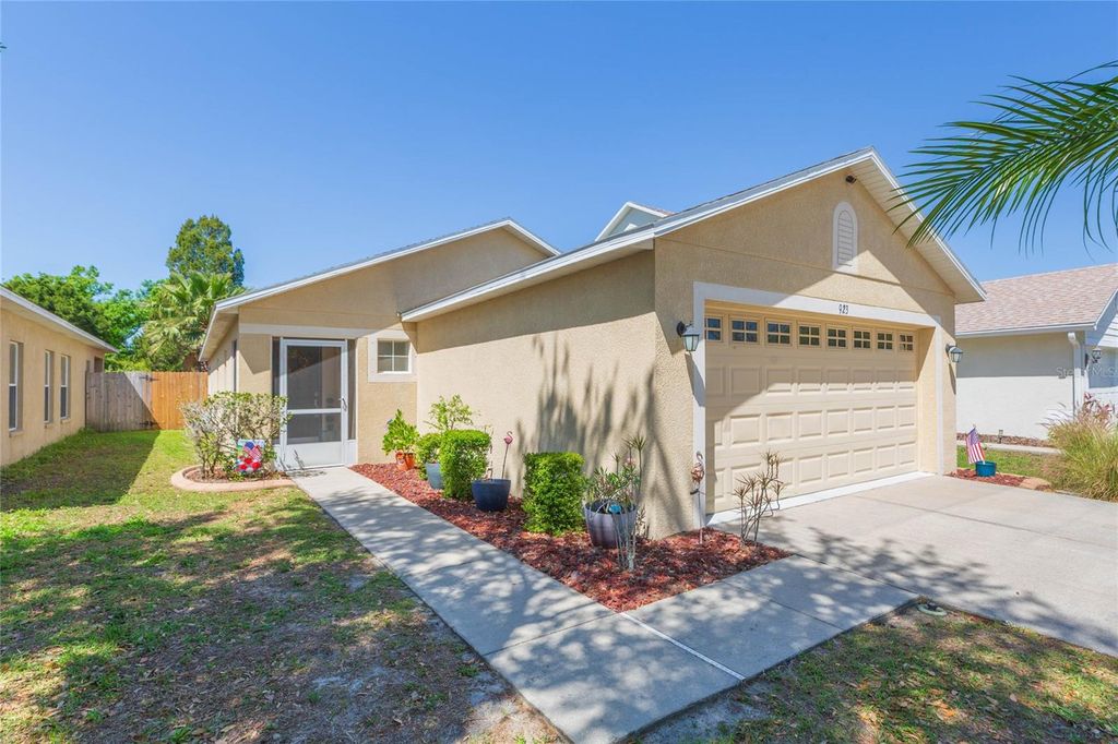 Photo of 923 Windton Oak Drive, Ruskin, FL 33570 (MLS # TB8489623)