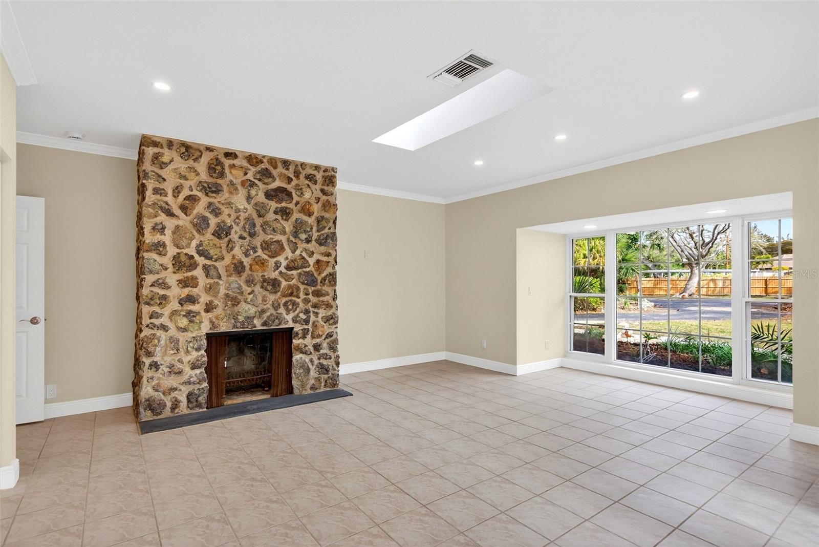 SIESTA PROPERTIES INC - Residential