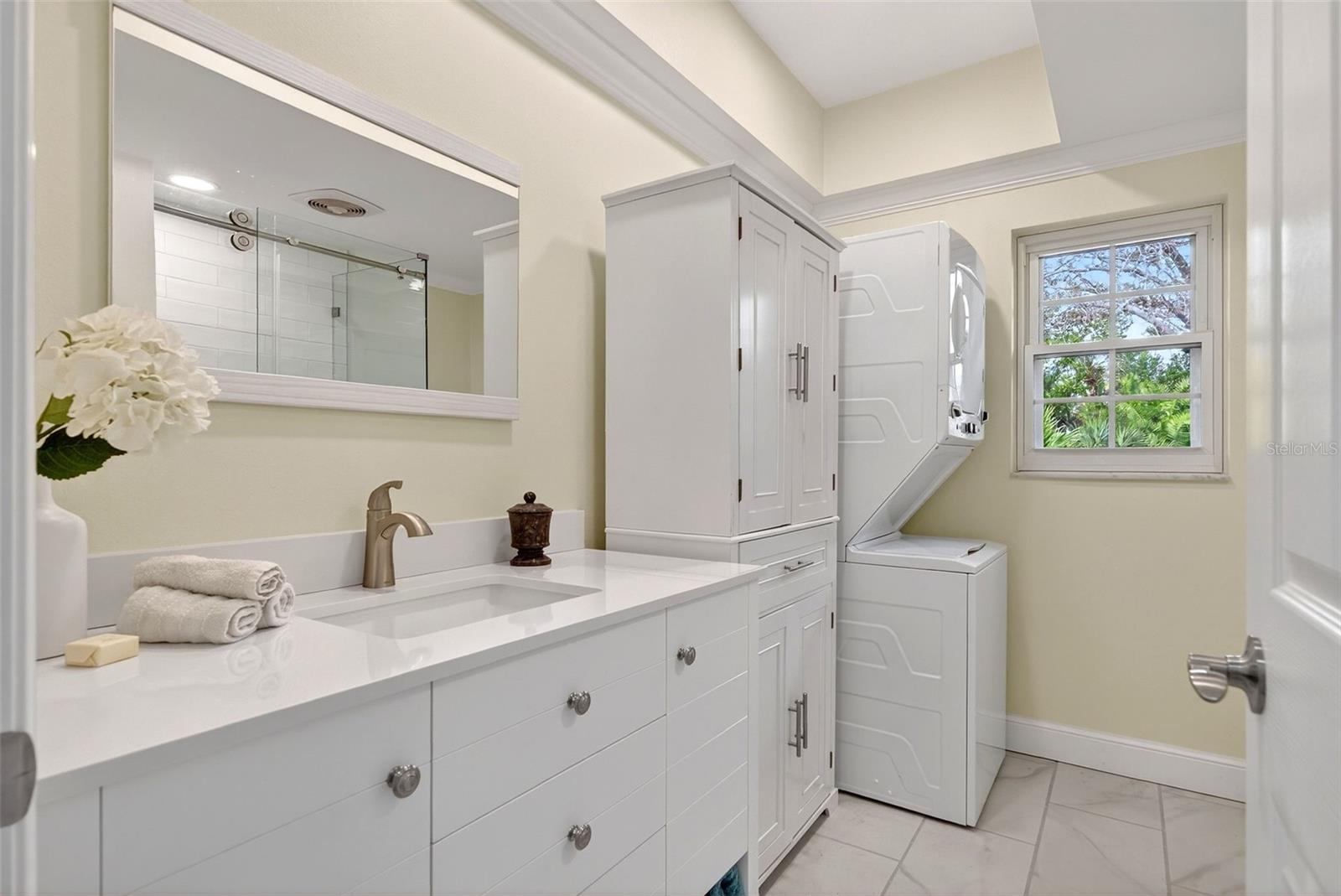 SIESTA PROPERTIES INC - Residential