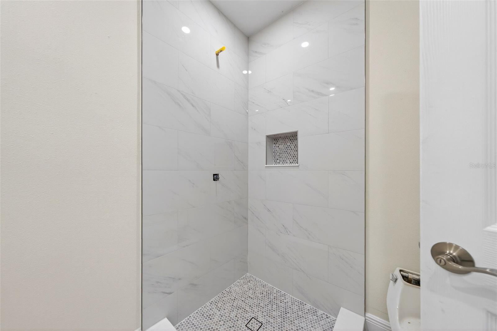 SIESTA PROPERTIES INC - Residential