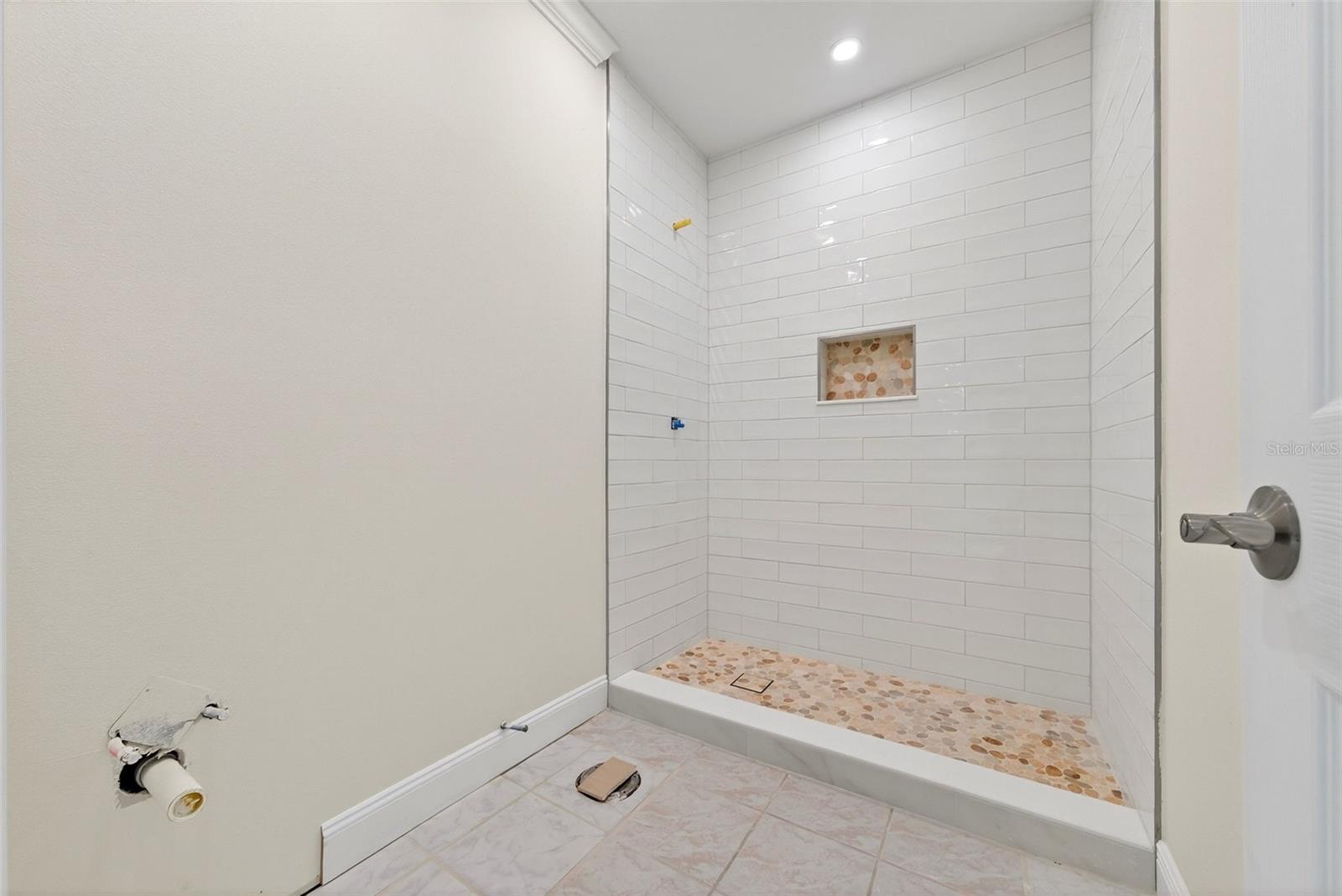 SIESTA PROPERTIES INC - Residential