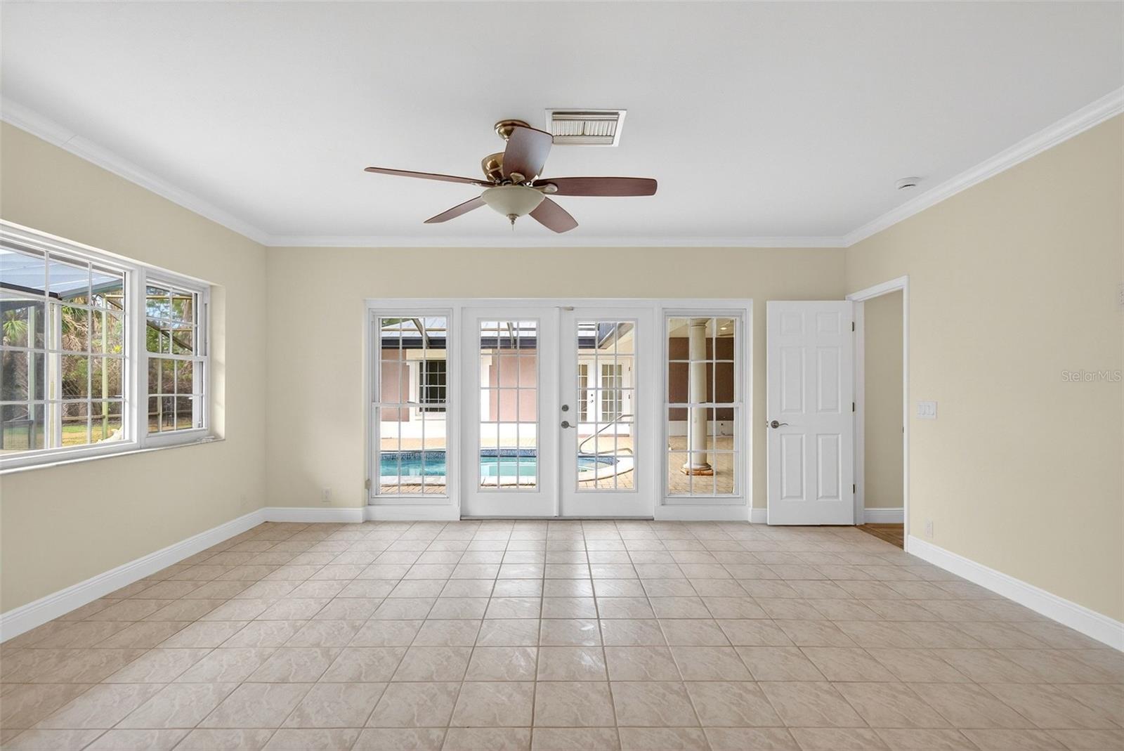 SIESTA PROPERTIES INC - Residential