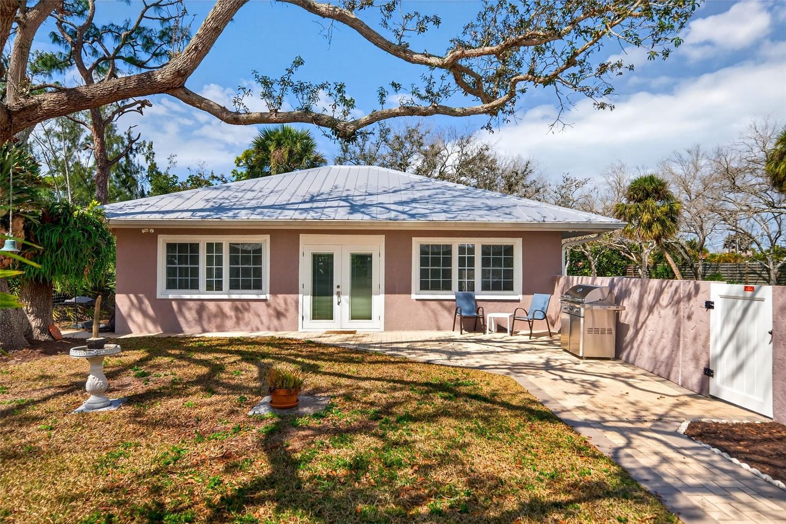 SIESTA PROPERTIES INC - Residential