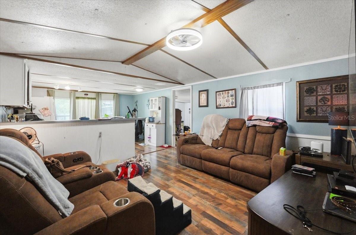 LAKE MARIANA ACRES - Residential