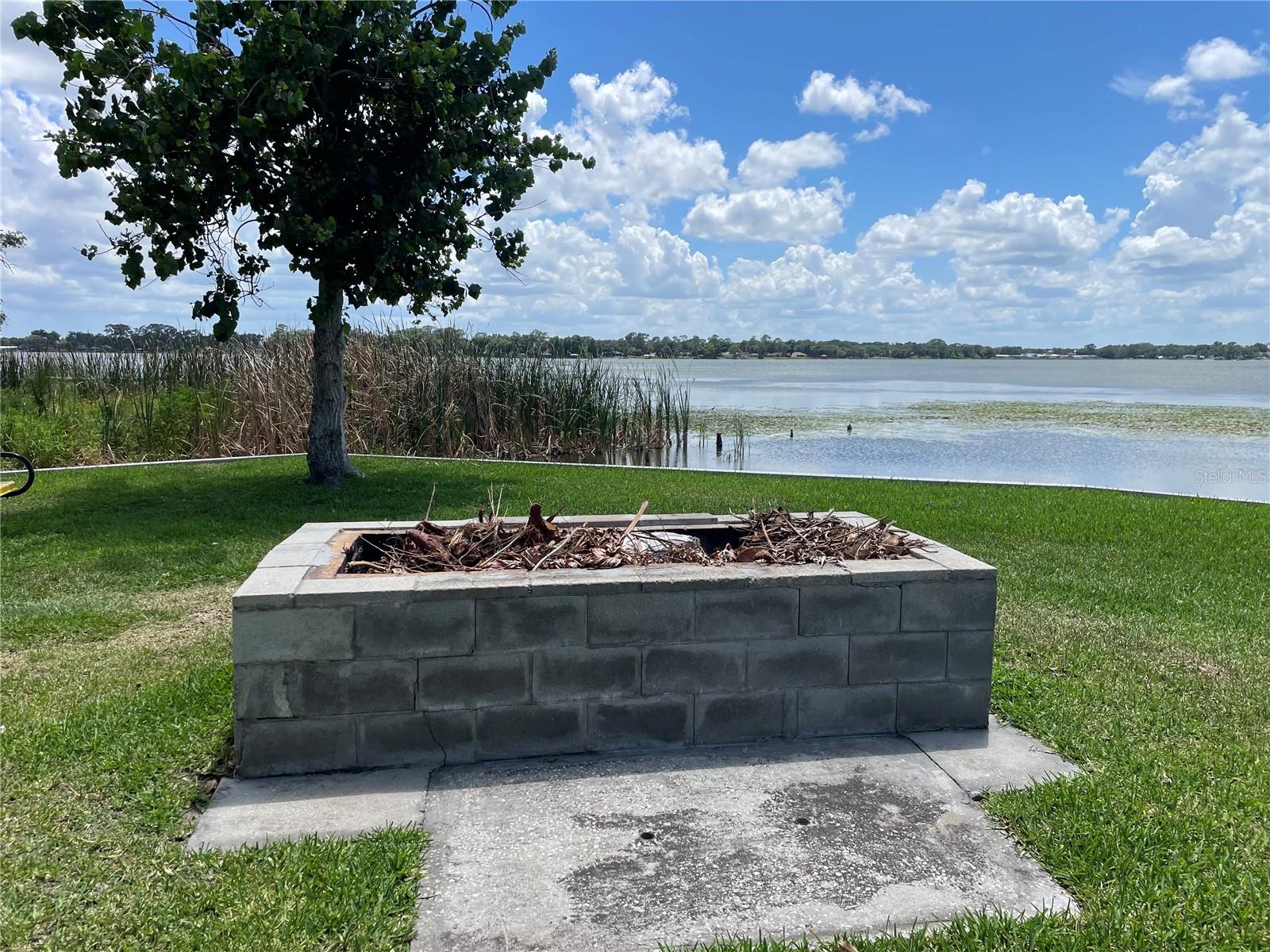 LAKE MARIANA ACRES - Residential