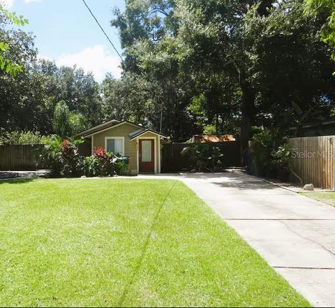 Photo of 412 W Alva Street, Tampa, FL 33603 (MLS # A4667820) Photo of 412 W Alva Street, Tampa, FL 33603 (MLS # A4667820)