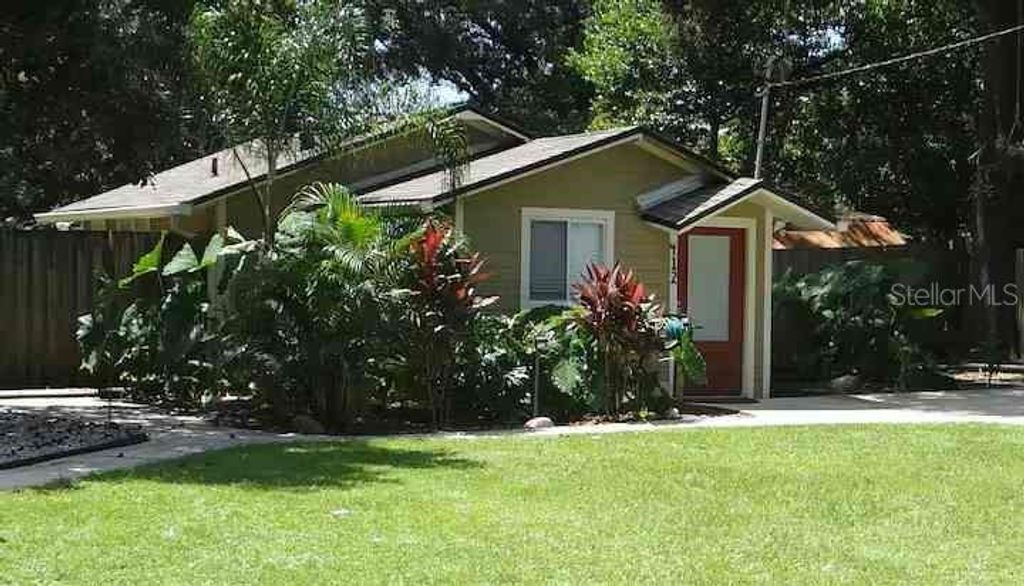 Photo of 412 W Alva Street, Tampa, FL 33603 (MLS # A4667820)
