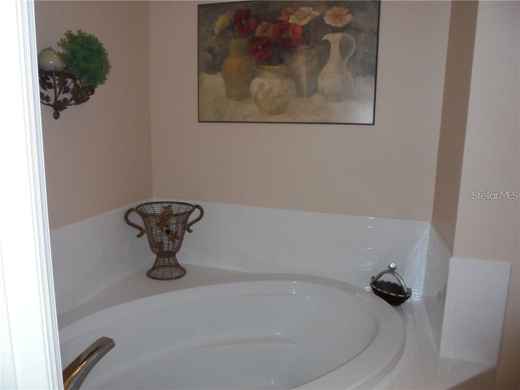 FOUNTAIN COURT BLDG 03 - Residential Lease