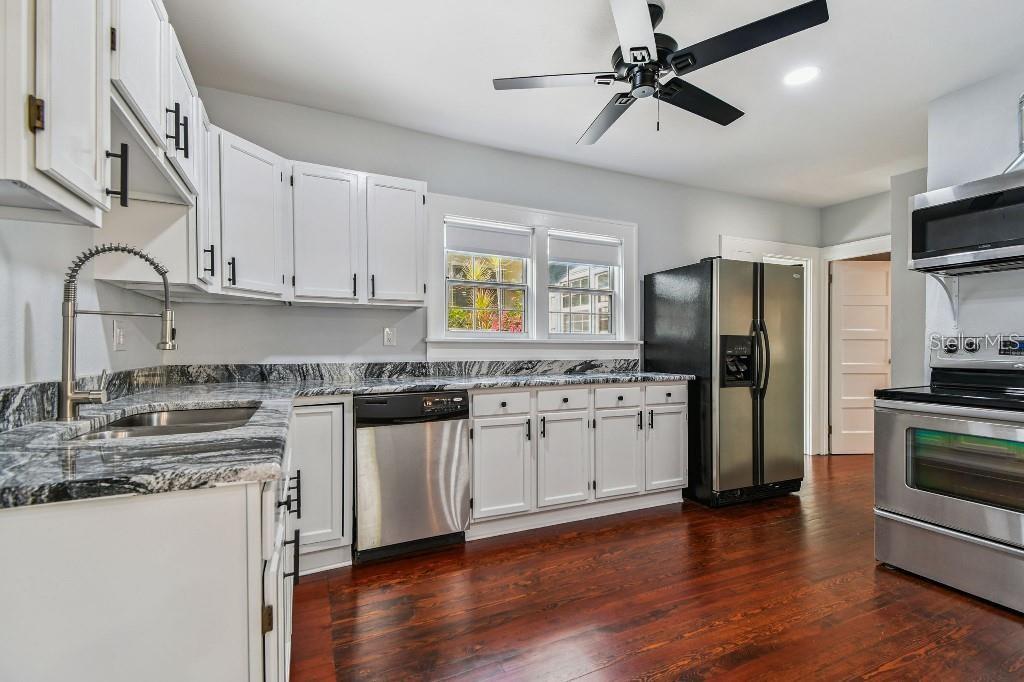 SNELL & HAMLETTS NORTH SHORE ADD - Residential Lease