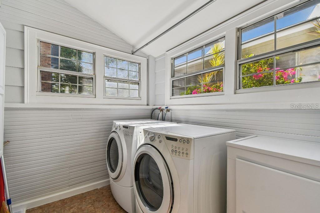 SNELL & HAMLETTS NORTH SHORE ADD - Residential Lease