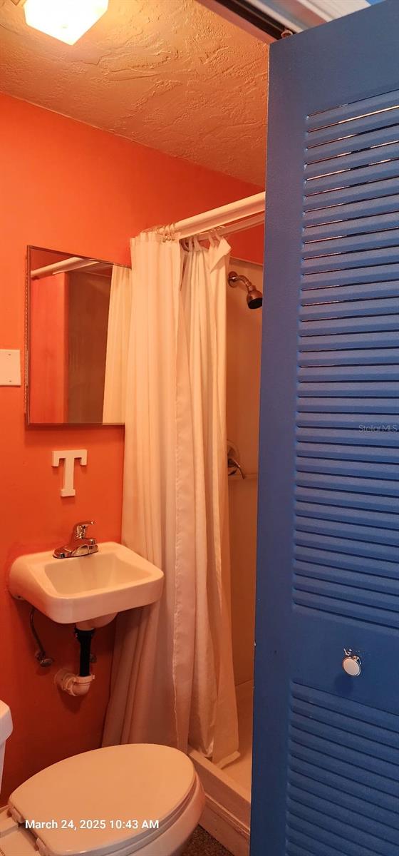 HOLIDAY GARDENS ESTATES - Residential Lease