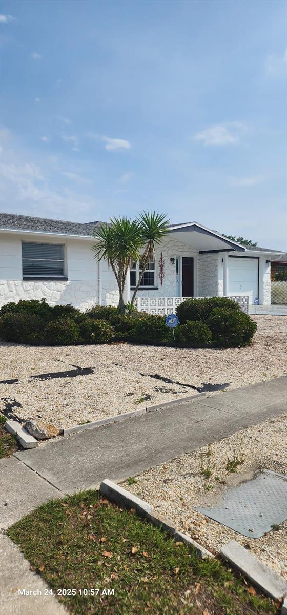 HOLIDAY GARDENS ESTATES - Residential Lease