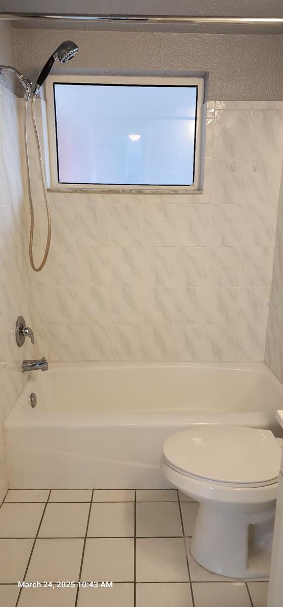 HOLIDAY GARDENS ESTATES - Residential Lease