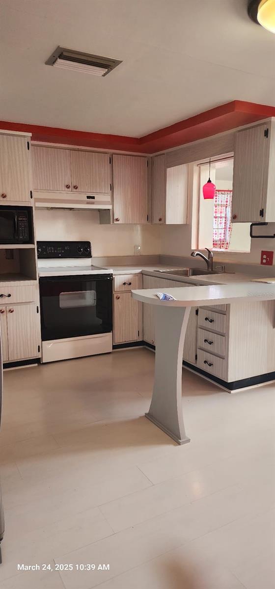 HOLIDAY GARDENS ESTATES - Residential Lease