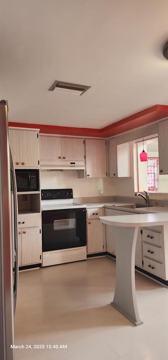 HOLIDAY GARDENS ESTATES - Residential Lease