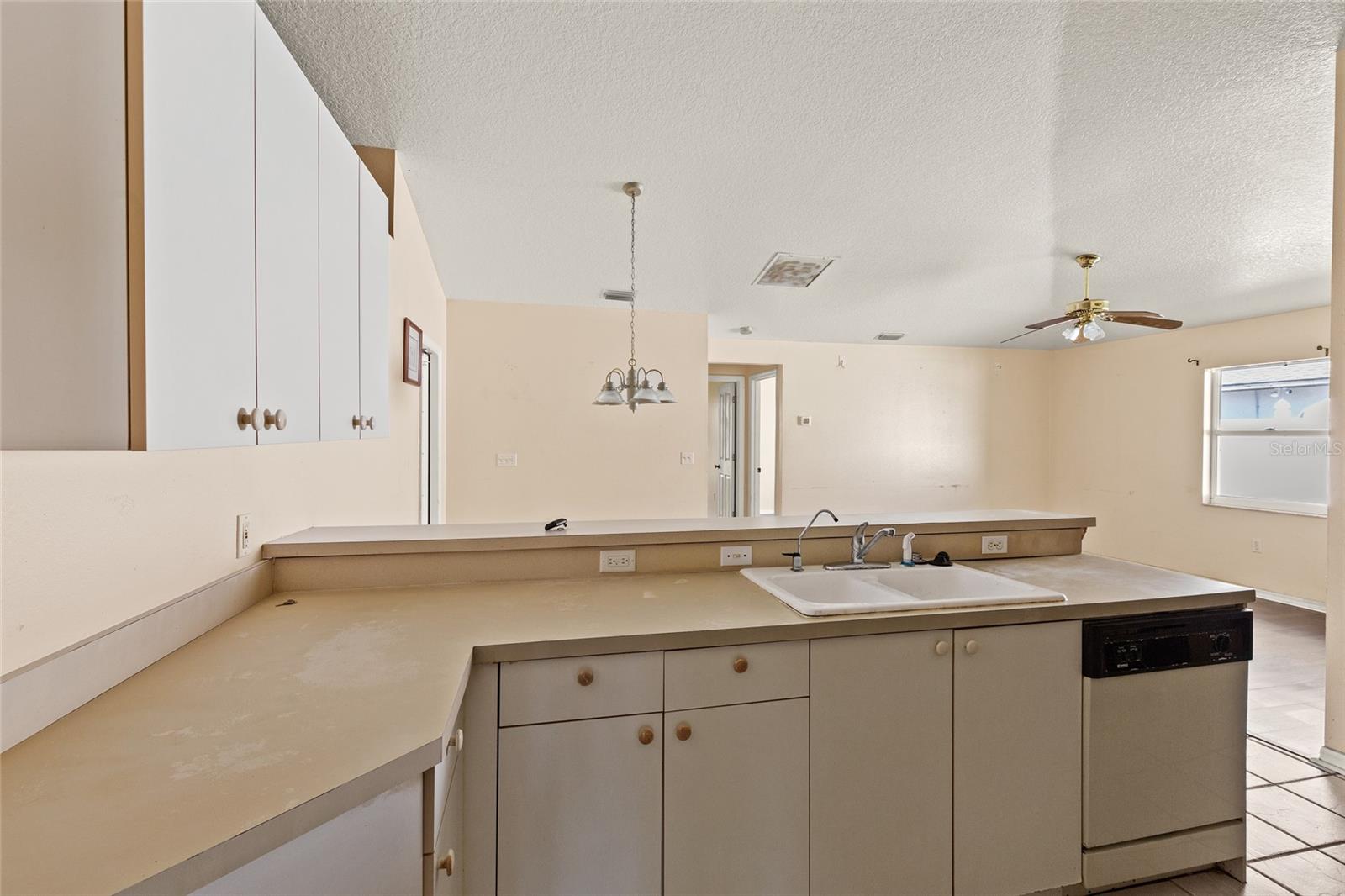 RIVERS EDGE - Residential