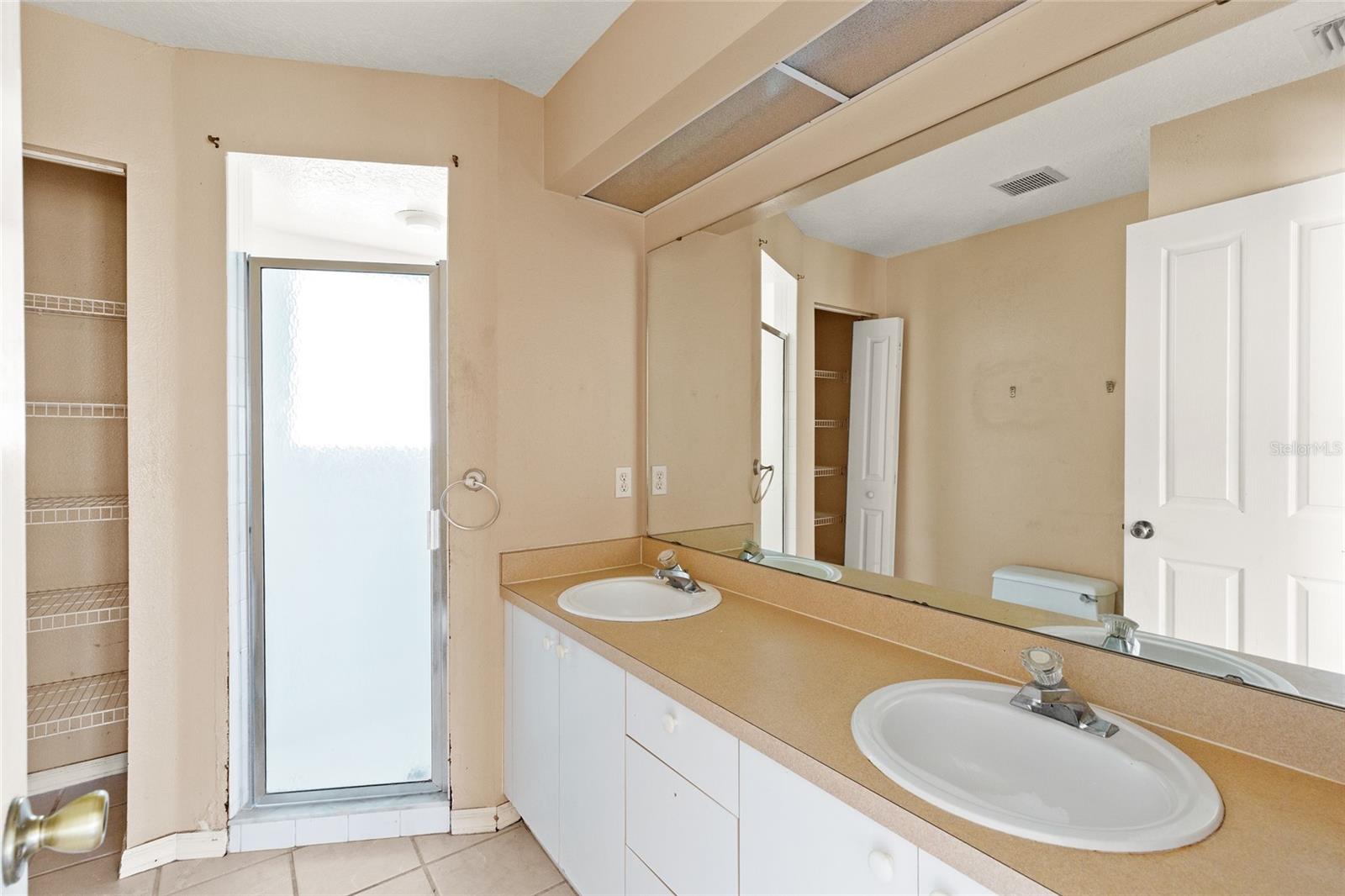 RIVERS EDGE - Residential