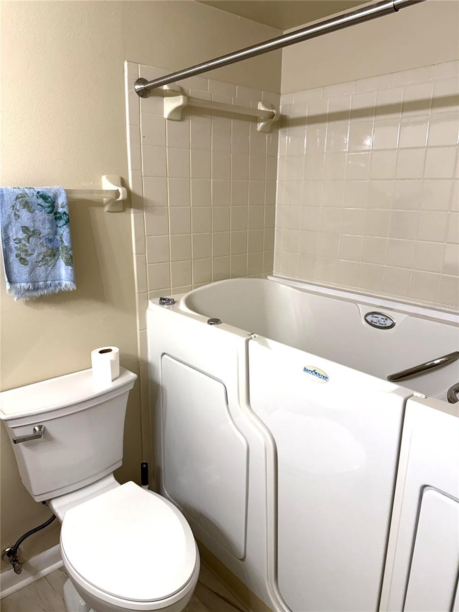 SHADOW LAKES CONDO - Residential