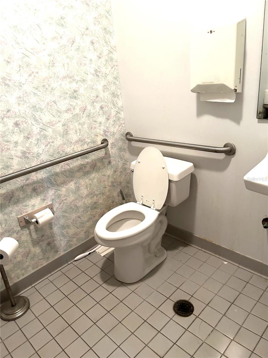 CENTRAL SQUARE OFFICE CONDO INC - Commercial Lease