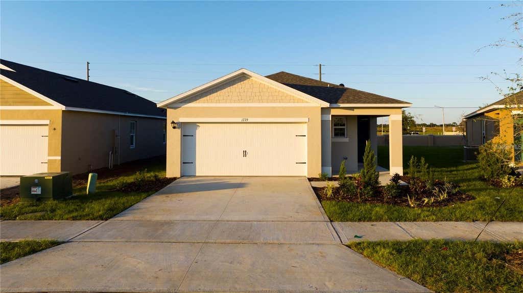 Photo of 1779 Post Oak Drive, Davenport, FL 33837 (MLS # S5153241)