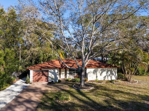 Photo of 236 North Street, Palm Harbor, FL 34683 (MLS # TB8469886)
