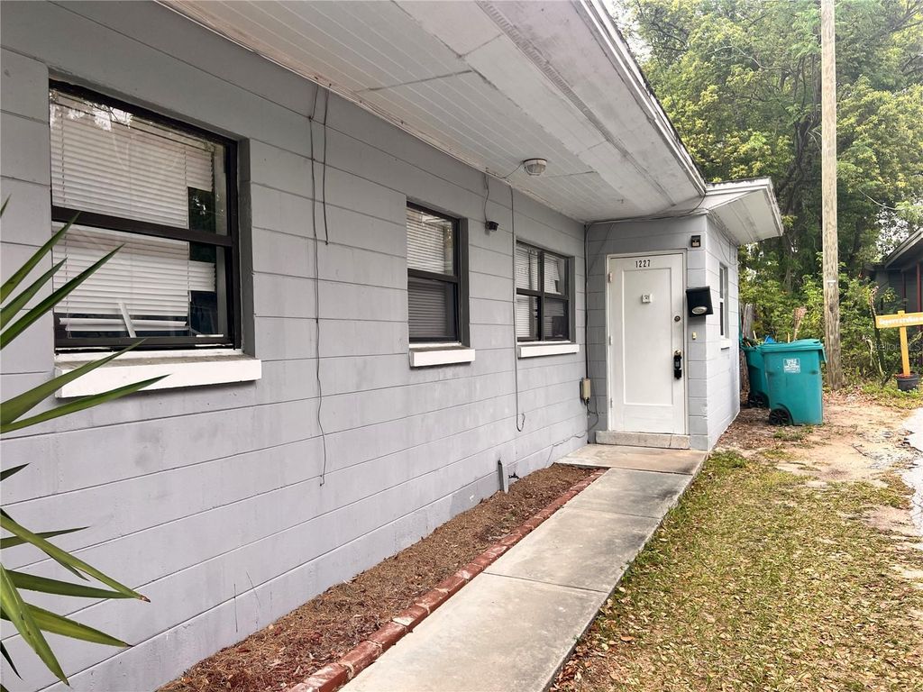 Photo of 1227 Minnesota Street, Orlando, FL 32803 (MLS # O6395592)