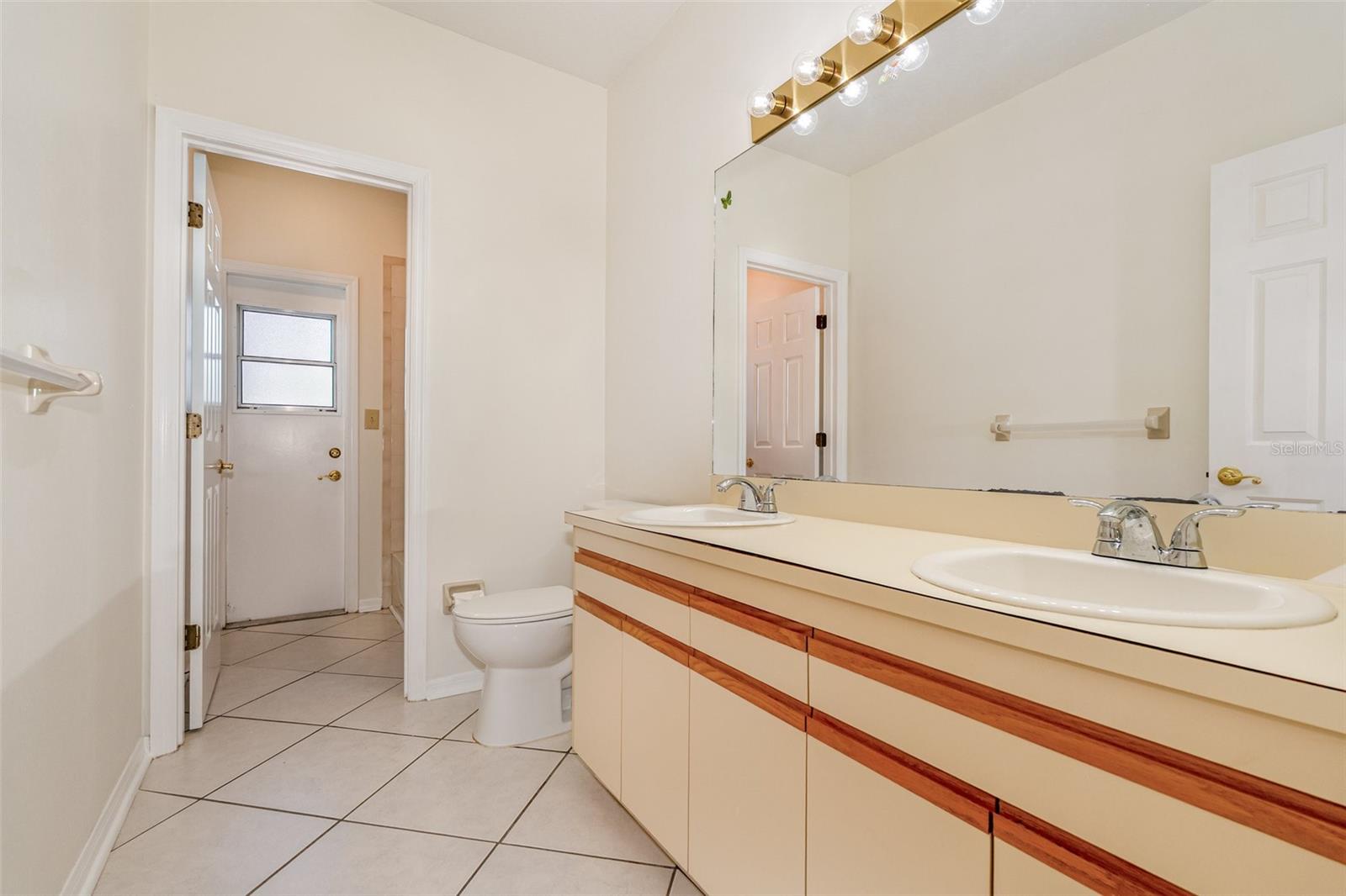 NORTH GROVE - Residential