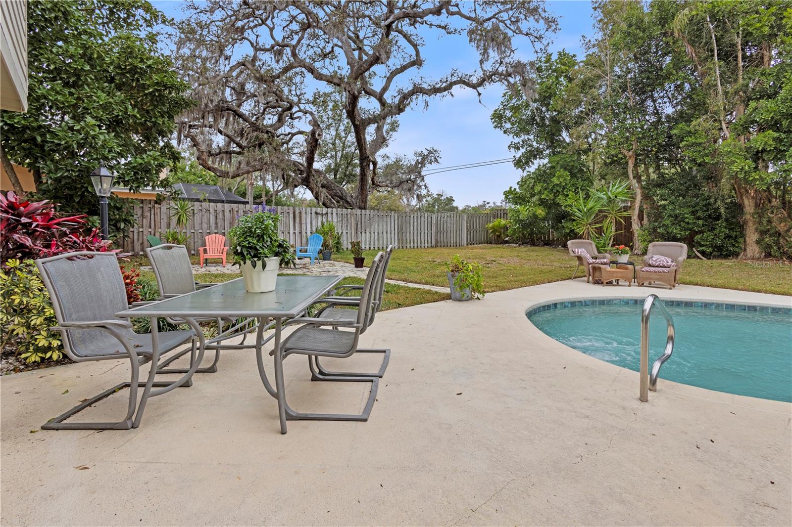 HONEYMOON RIDGE - Residential