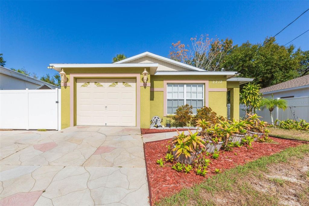 Photo of 2212 E Columbus Drive, Tampa, FL 33605 (MLS # TB8457147)