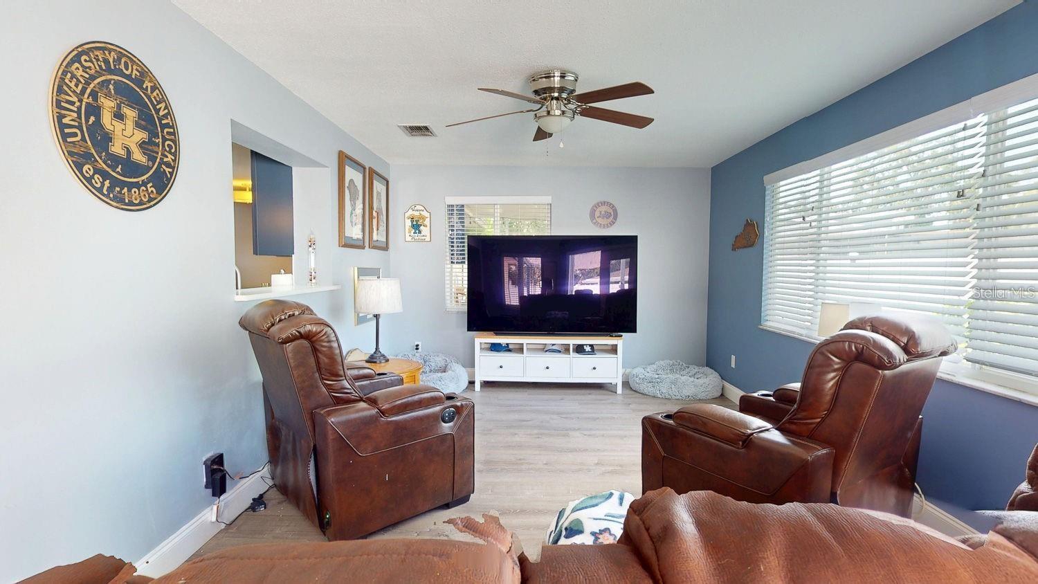 PINELLAS GROVES - Residential